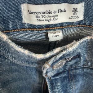 Abercrombie & Fitch Women's Medium Wash Straight Leg Jeans